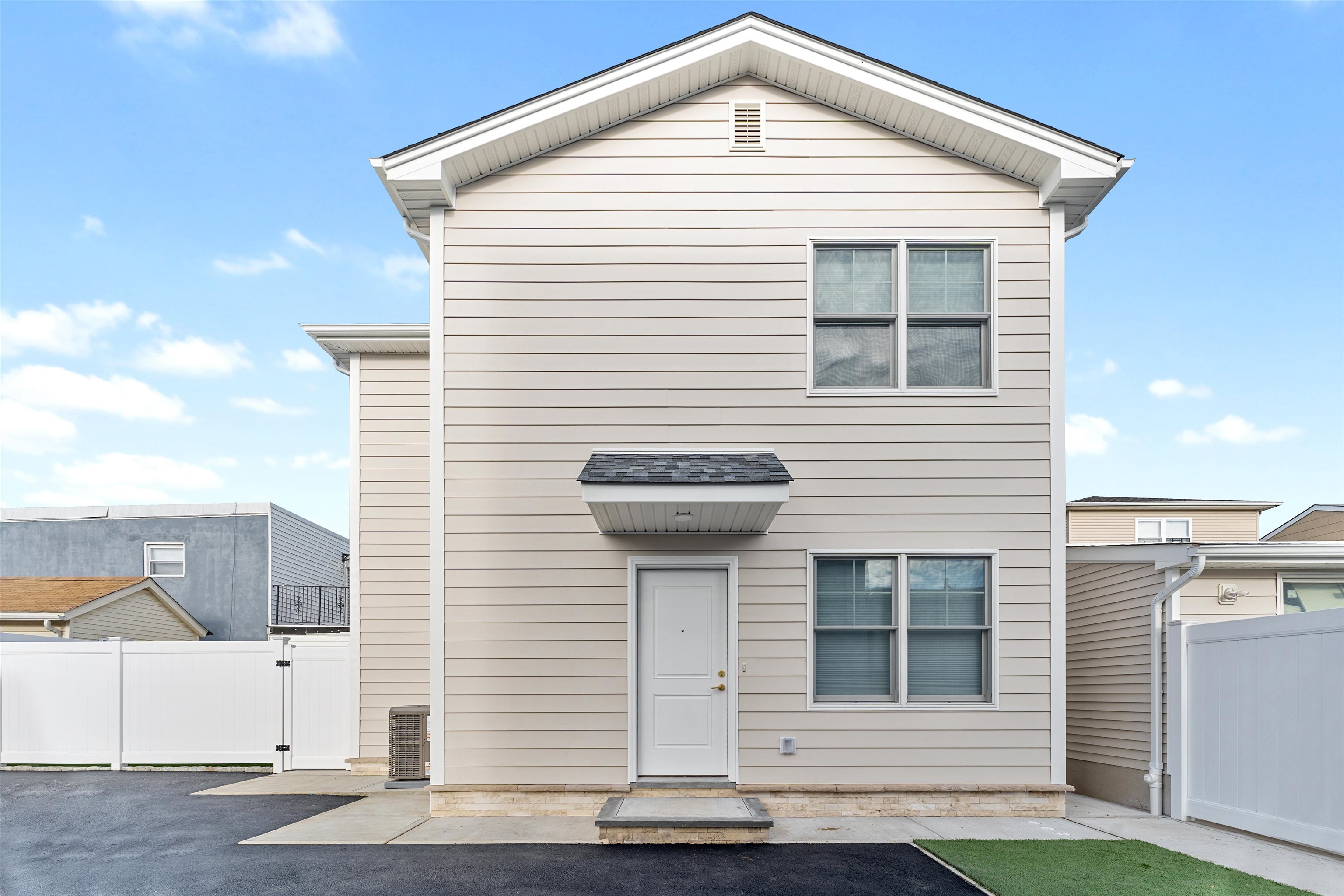 6717 Madison Street Guttenberg NJ 07093