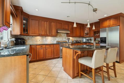 75 Myrtle Avenue Edgewater NJ 07020
