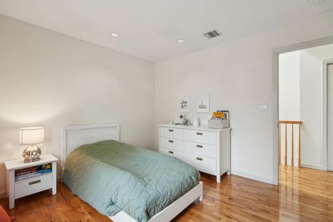 75 Myrtle Avenue Edgewater NJ 07020