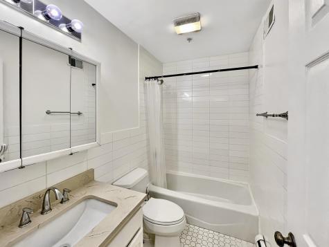8913 Riverside Place North Bergen NJ 07047