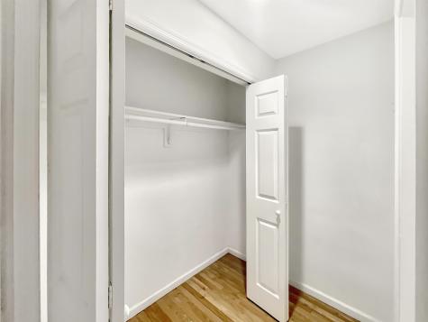 8913 Riverside Place North Bergen NJ 07047