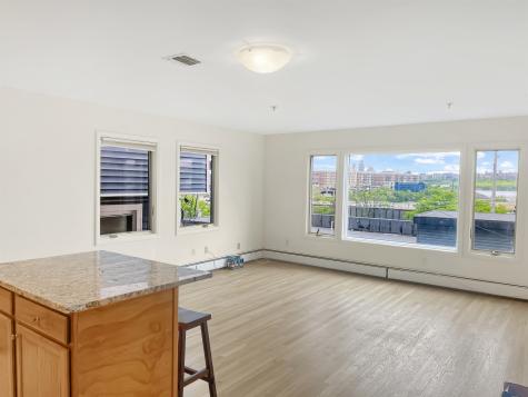 8913 Riverside Place North Bergen NJ 07047