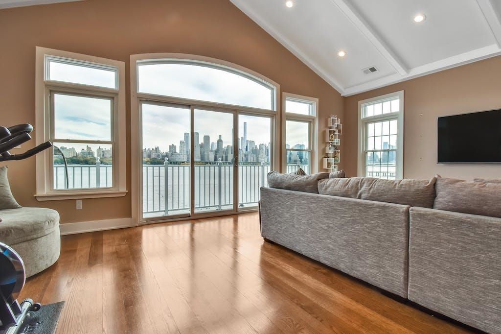 14 Lydia Drive Guttenberg NJ 07093