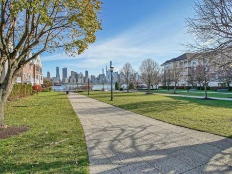 14 Lydia Drive Guttenberg NJ 07093