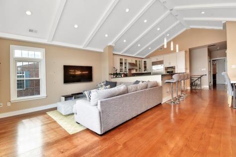 14 Lydia Drive Guttenberg NJ 07093