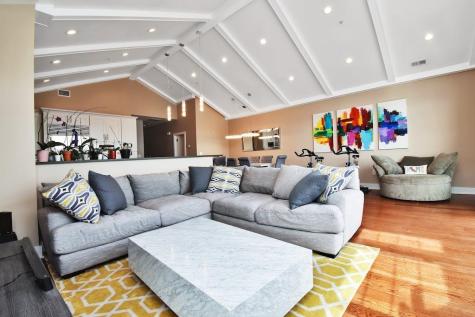 14 Lydia Drive Guttenberg NJ 07093