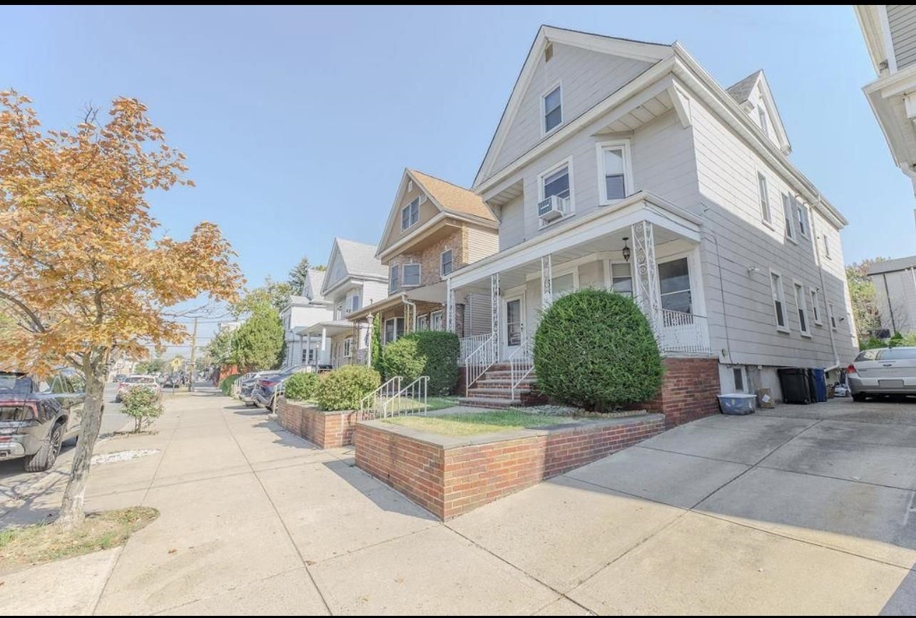 176 Avenue B Bayonne NJ 07002