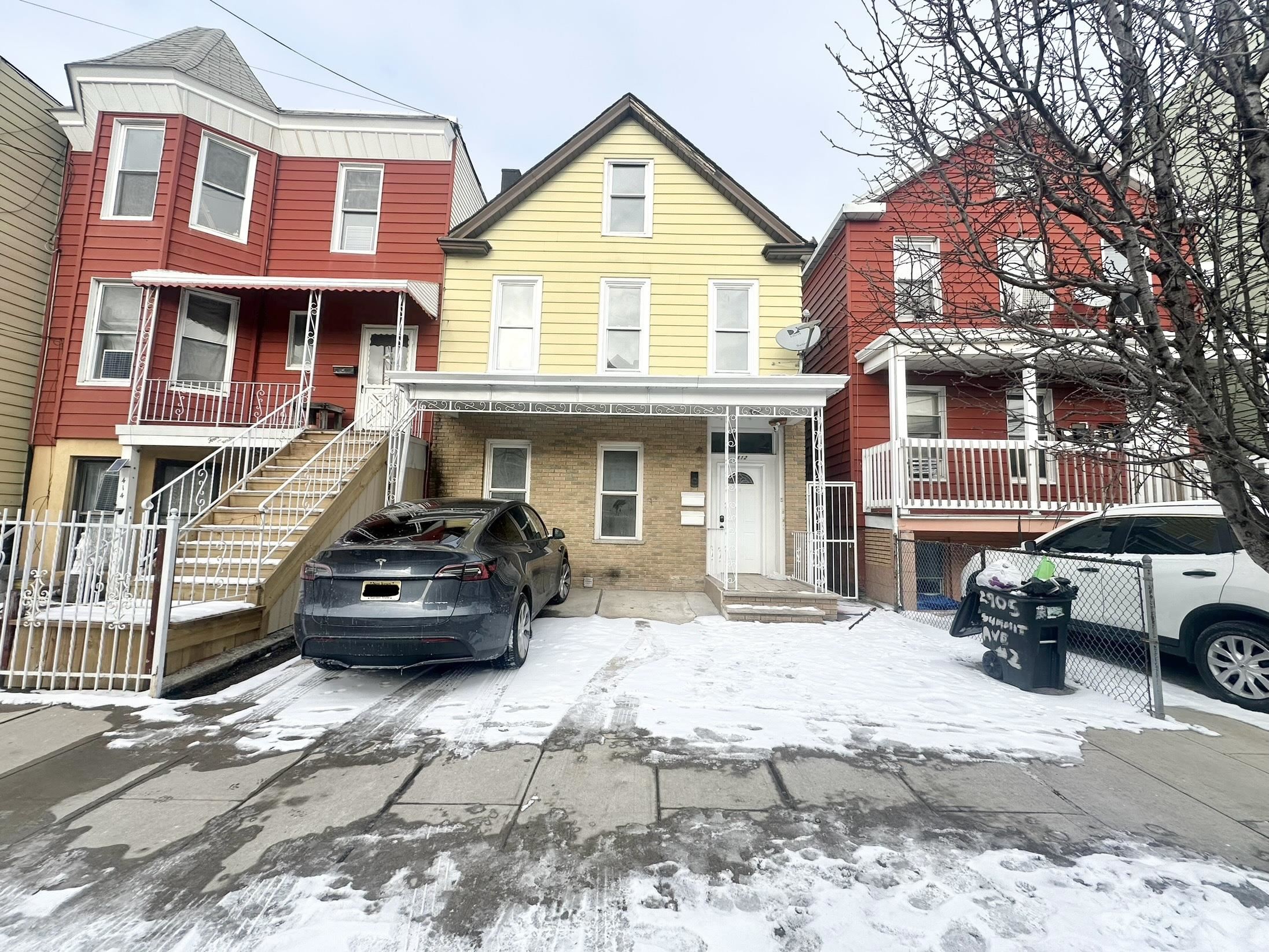 412 11th Street Union City NJ 07087