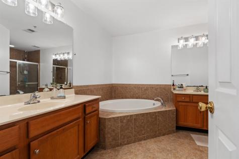 162 Blue Heron Drive Secaucus NJ 07094