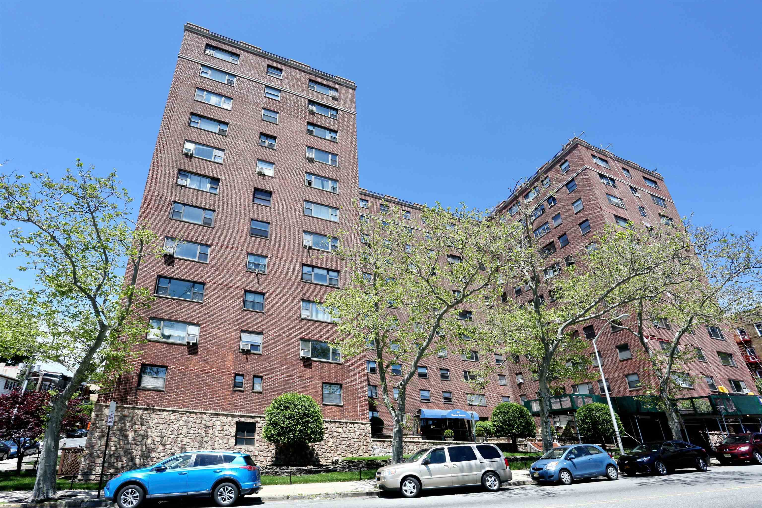 6515 Boulevard East West New York NJ 07093