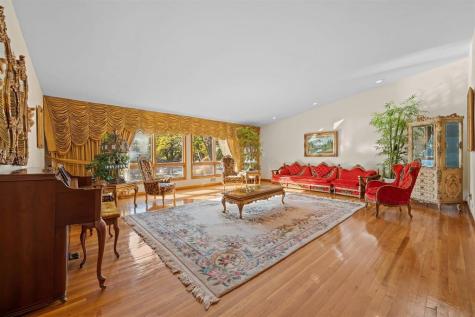 287 Avenue E Bayonne NJ 07002