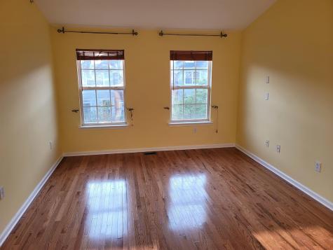 8 Mcmartin Court Jersey City NJ 07305