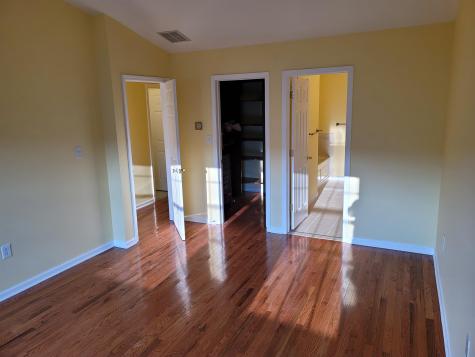 8 Mcmartin Court Jersey City NJ 07305