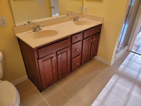 8 Mcmartin Court Jersey City NJ 07305
