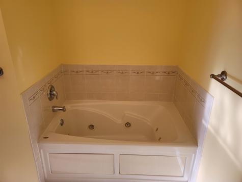 8 Mcmartin Court Jersey City NJ 07305