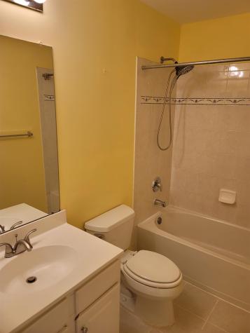 8 Mcmartin Court Jersey City NJ 07305