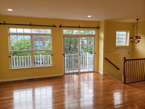 8 Mcmartin Court Jersey City NJ 07305