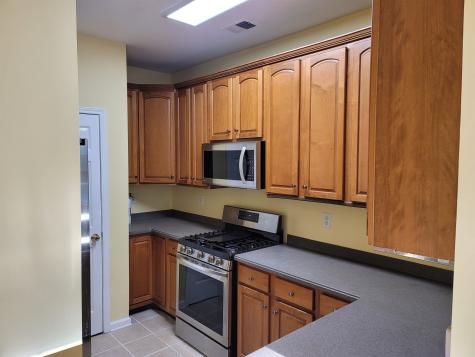 8 Mcmartin Court Jersey City NJ 07305