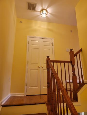 8 Mcmartin Court Jersey City NJ 07305