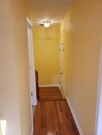 8 Mcmartin Court Jersey City NJ 07305