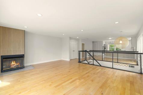 6 Grand Cove Way Edgewater NJ 07020