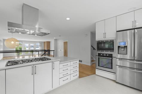 6 Grand Cove Way Edgewater NJ 07020