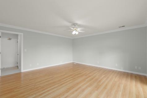 6 Grand Cove Way Edgewater NJ 07020