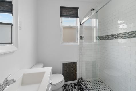 172 West 49th Street Bayonne NJ 07002