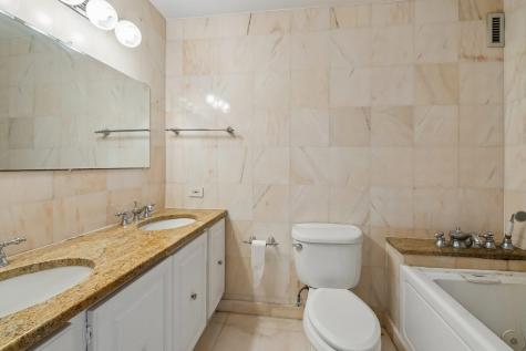 226 Harmon Cove Tower Secaucus NJ 07094
