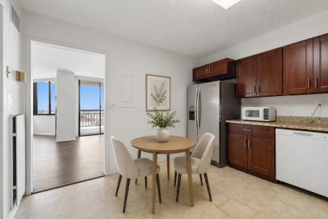 226 Harmon Cove Tower Secaucus NJ 07094