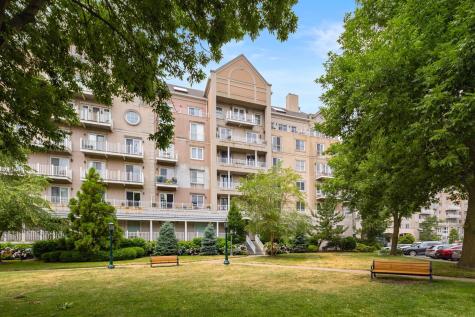 101 Shearwater Court East Jersey City NJ 07305
