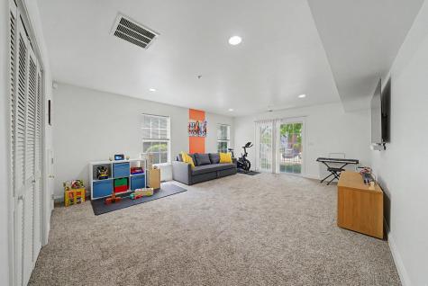 180 Blue Heron Drive Secaucus NJ 07094