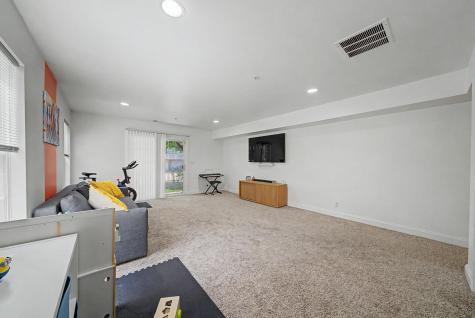 180 Blue Heron Drive Secaucus NJ 07094