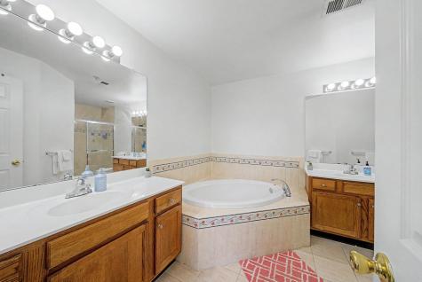 180 Blue Heron Drive Secaucus NJ 07094