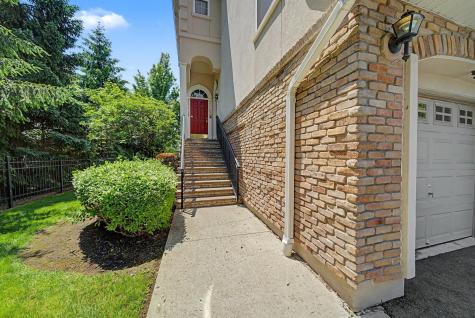 180 Blue Heron Drive Secaucus NJ 07094