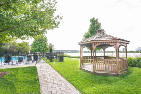 180 Blue Heron Drive Secaucus NJ 07094