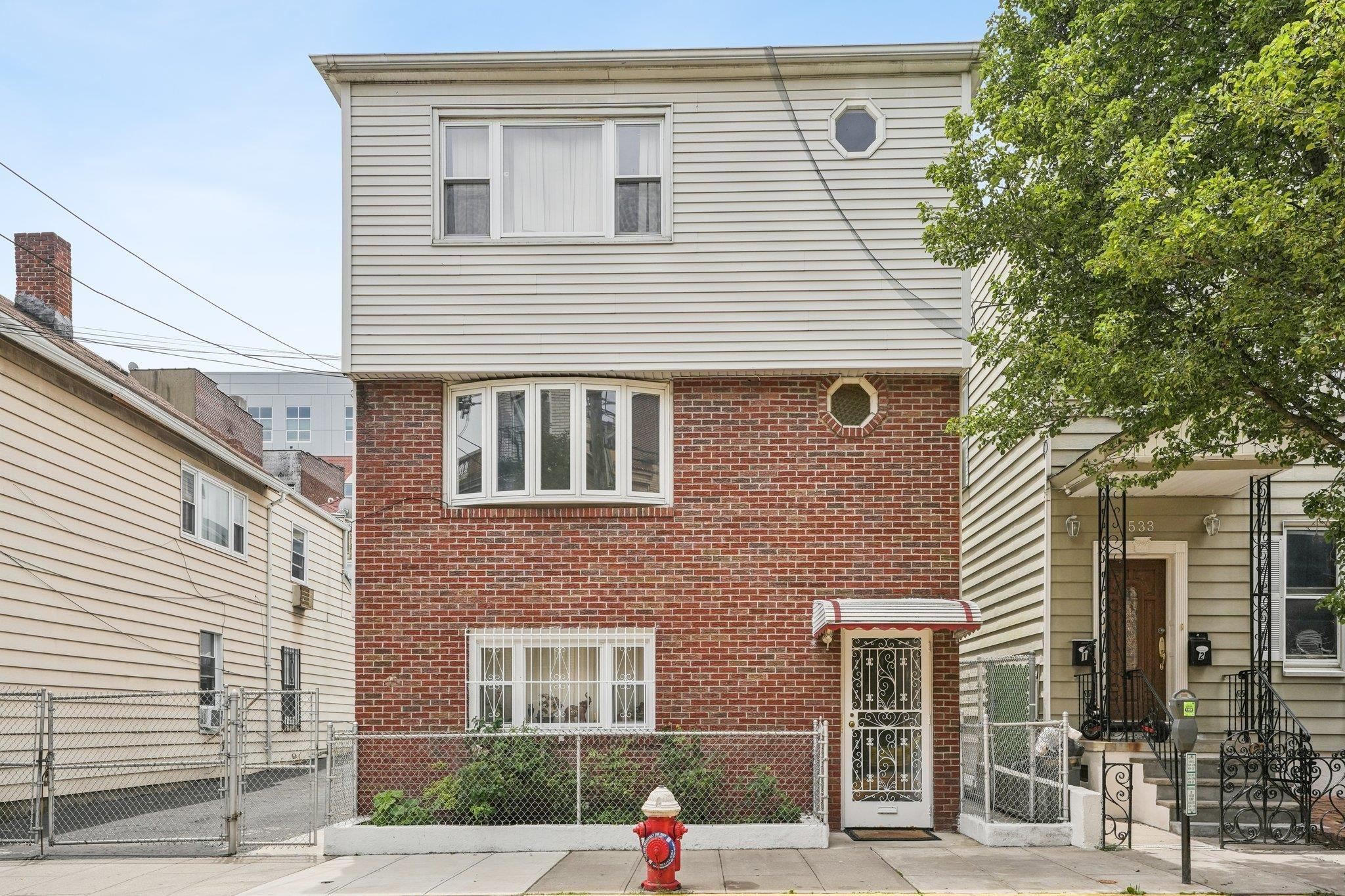 529 38th Street Union City NJ 07087