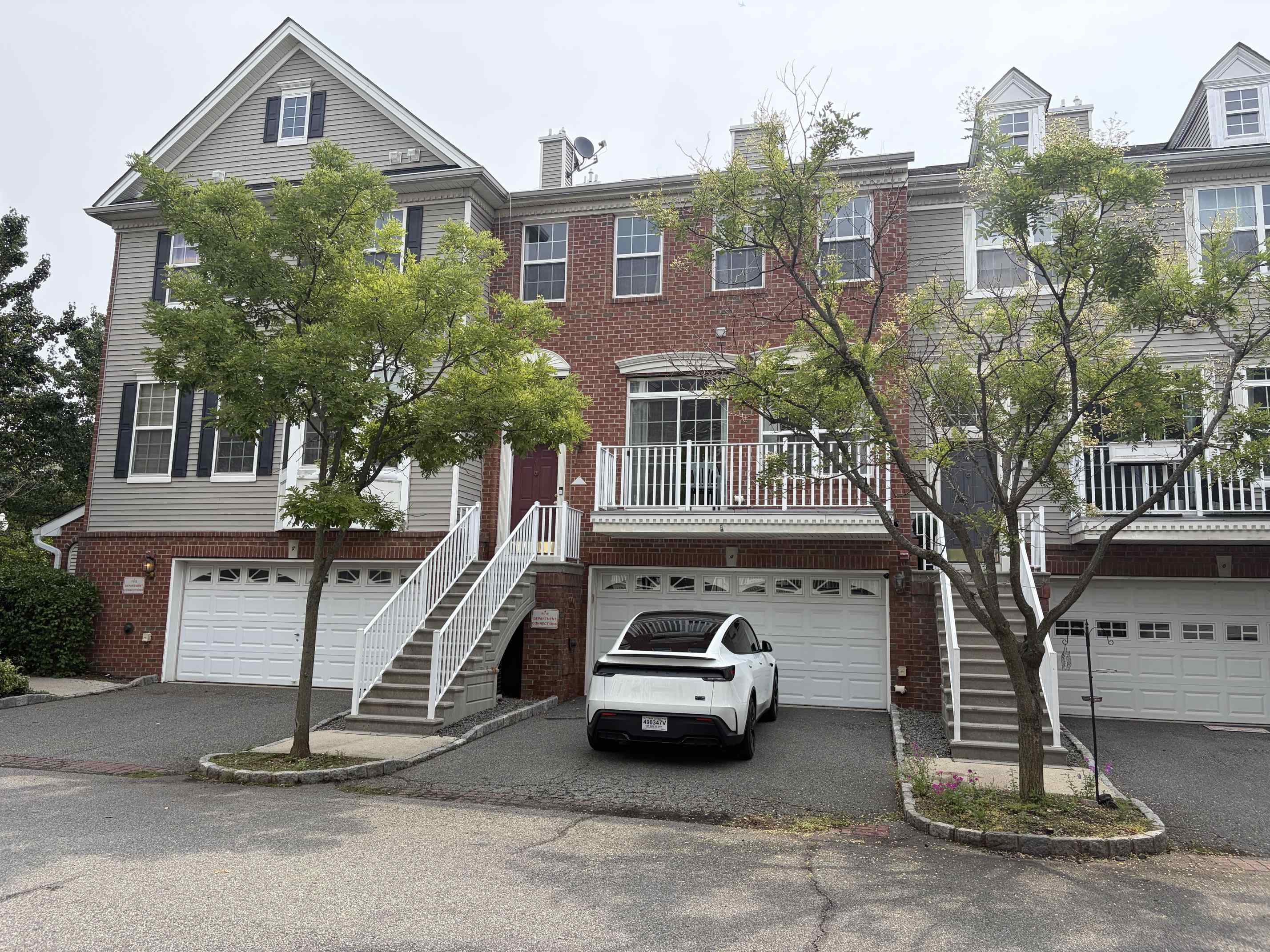 4 Swan Court Jersey City NJ 07305