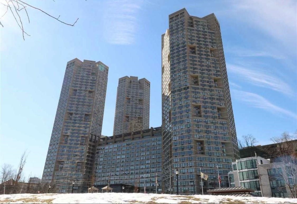 7004 Boulevard East Guttenberg NJ 07093