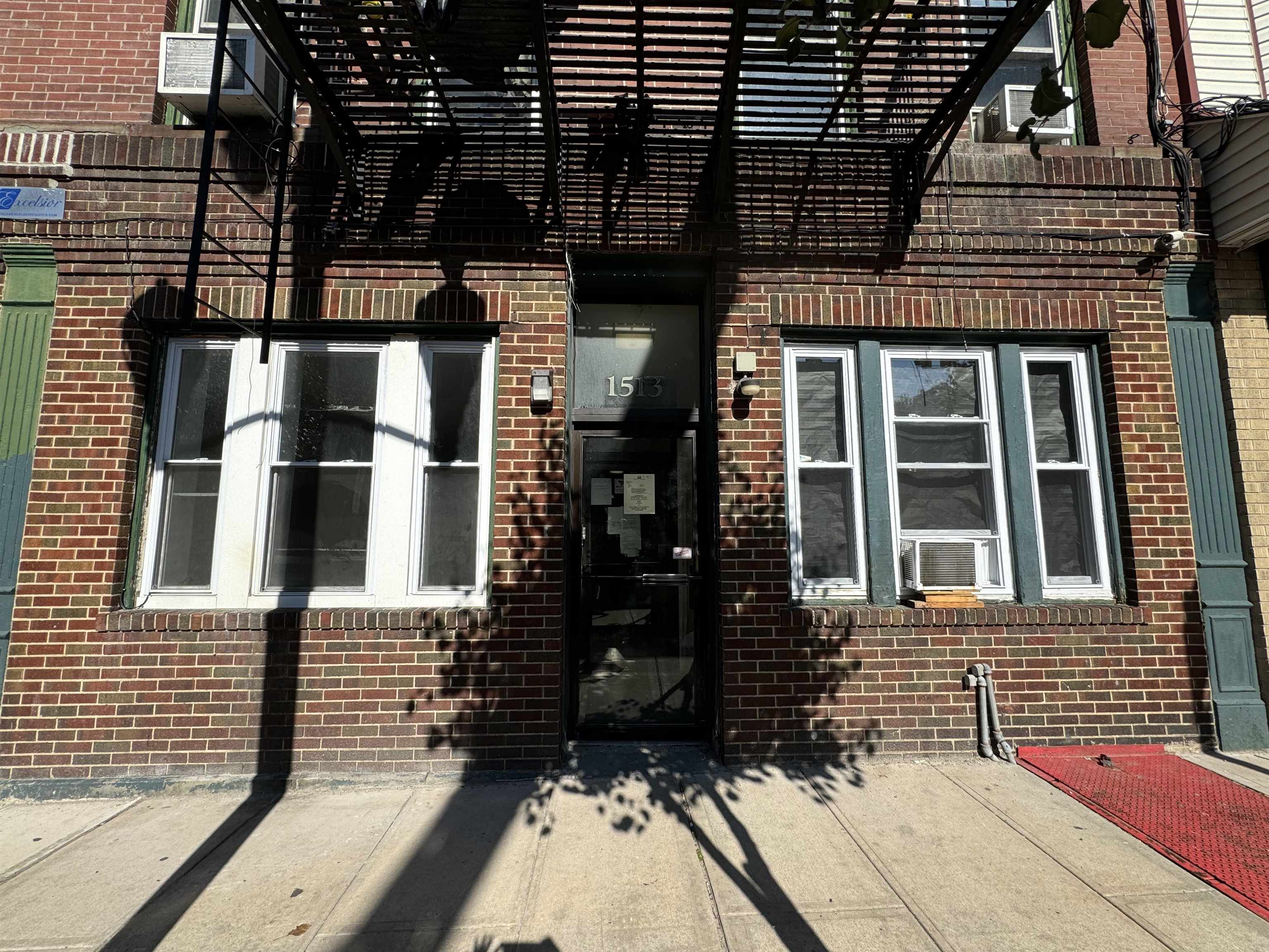 1513 Summit Avenue Union City NJ 07087