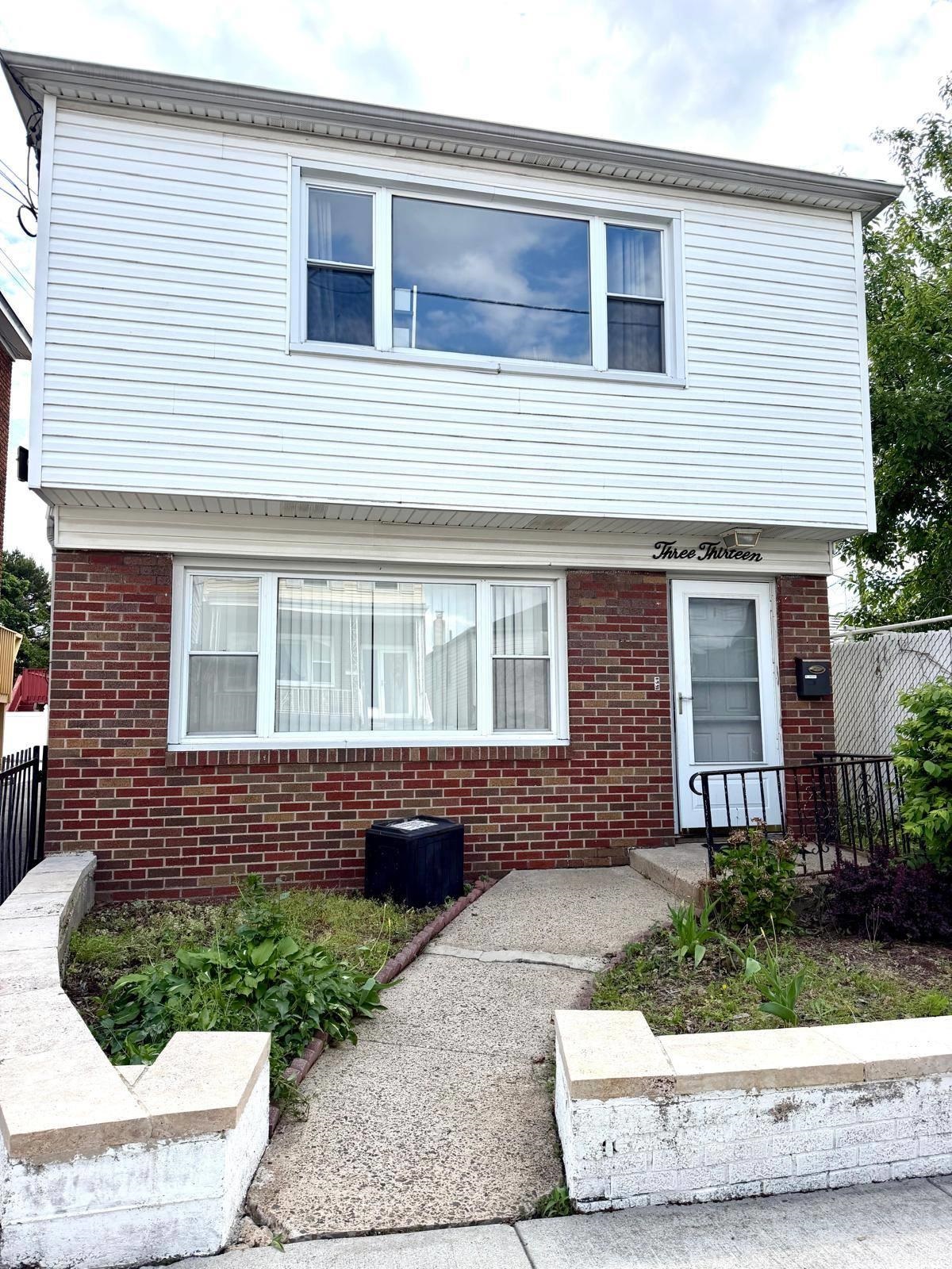 313 Clarendon Street Secaucus NJ 07094