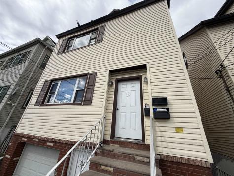 37 East 49th Street Bayonne NJ 07002