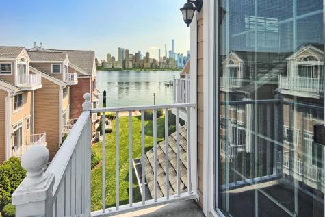 476 Buffalo Court West New York NJ 07093