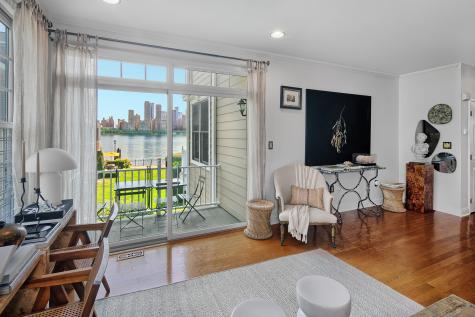 476 Buffalo Court West New York NJ 07093