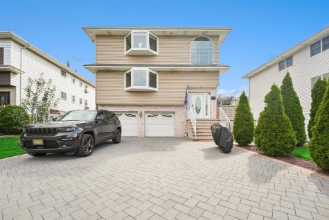 19 Acorn Road Secaucus NJ 07094