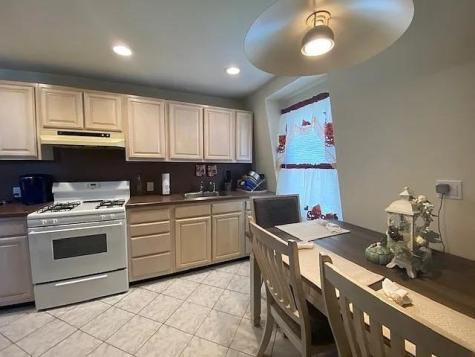 17 East 50th Street Bayonne NJ 07002