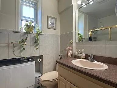 17 East 50th Street Bayonne NJ 07002