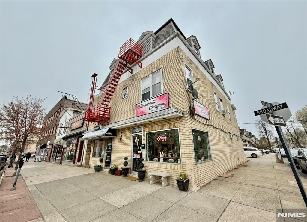 718 Broadway Bayonne NJ 07002