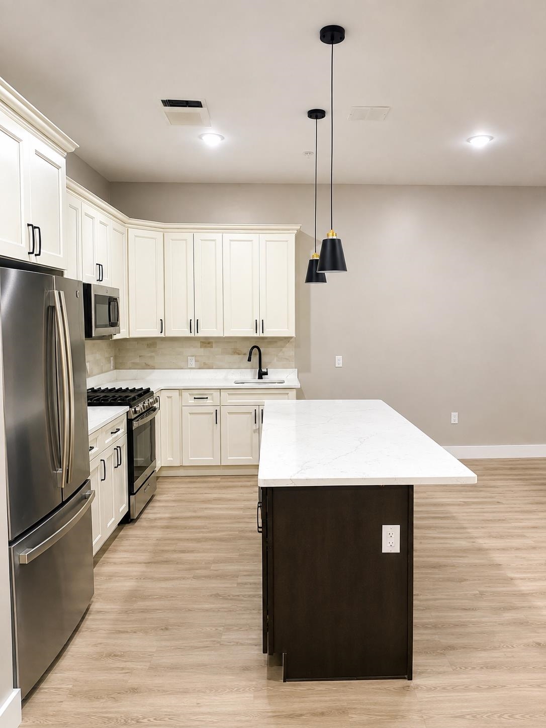 6121 Unit 202 Bergenline Avenue West New York NJ 07093