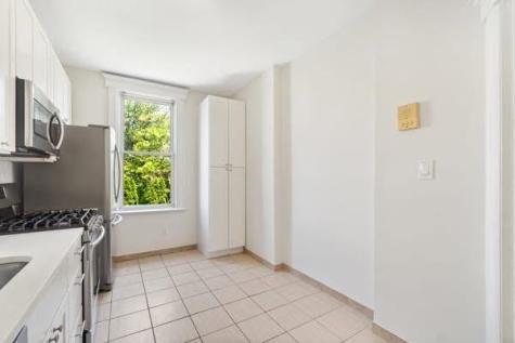 114 Shippen Street Weehawken NJ 07086